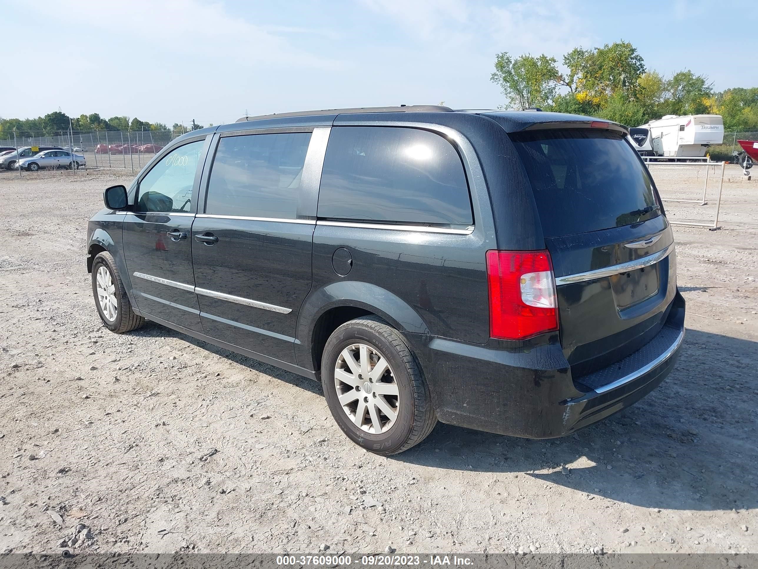 Photo 2 VIN: 2C4RC1BG3GR292807 - CHRYSLER TOWN & COUNTRY 