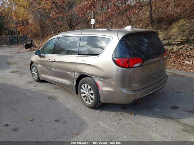 Photo 2 VIN: 2C4RC1BG3HR537929 - CHRYSLER PACIFICA 