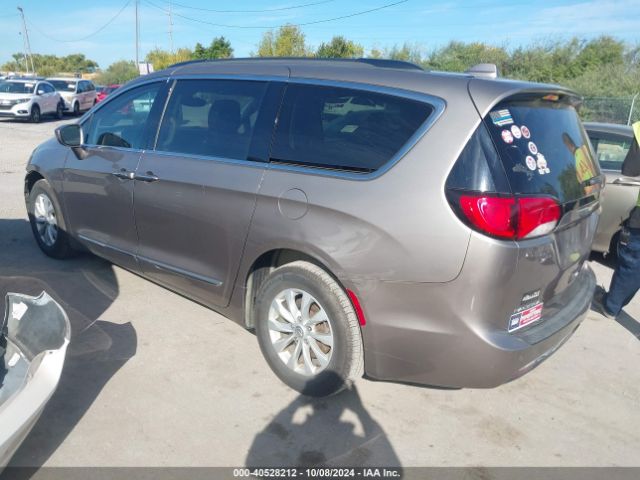 Photo 2 VIN: 2C4RC1BG3HR553290 - CHRYSLER PACIFICA 