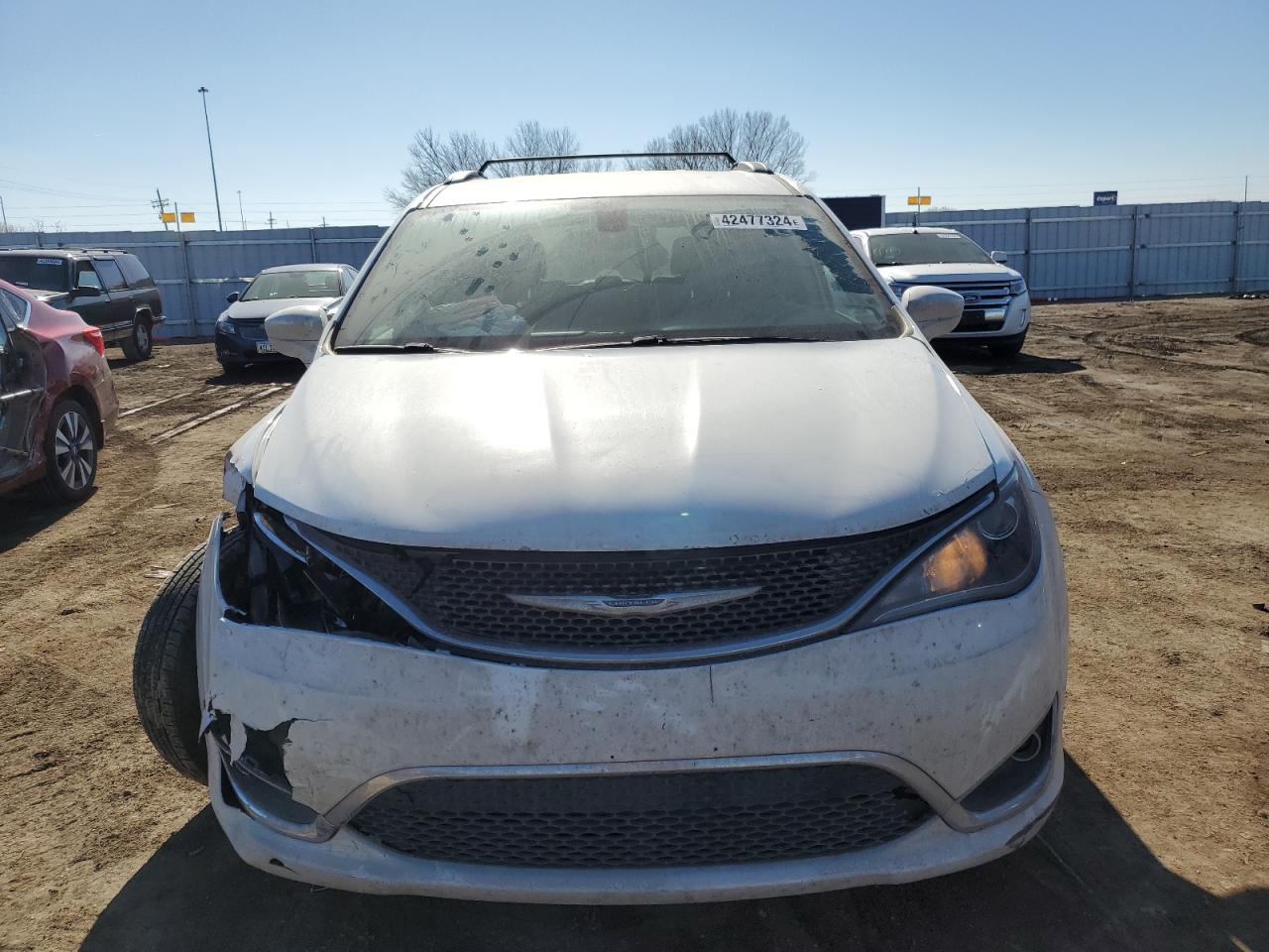 Photo 4 VIN: 2C4RC1BG3HR572390 - CHRYSLER PACIFICA 