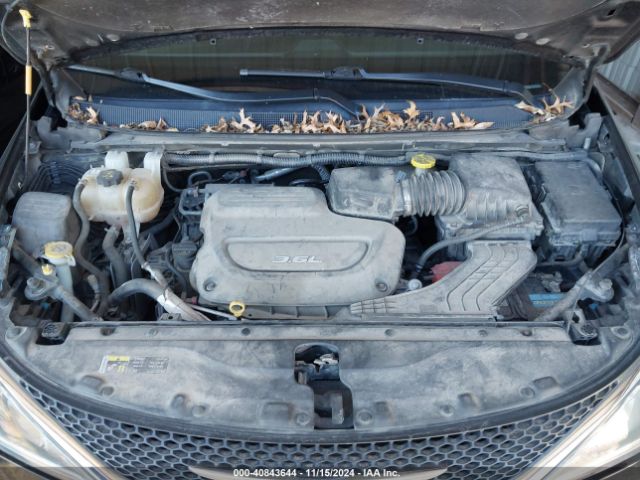 Photo 9 VIN: 2C4RC1BG3HR598794 - CHRYSLER PACIFICA 