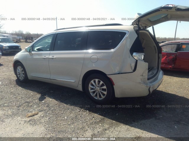 Photo 2 VIN: 2C4RC1BG3HR655057 - CHRYSLER PACIFICA 