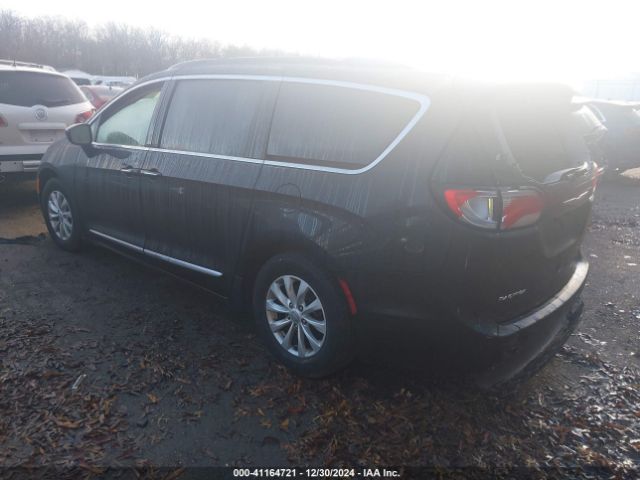 Photo 2 VIN: 2C4RC1BG3HR747995 - CHRYSLER PACIFICA 