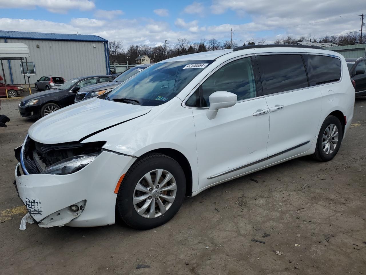 Photo 0 VIN: 2C4RC1BG3HR795304 - CHRYSLER PACIFICA 