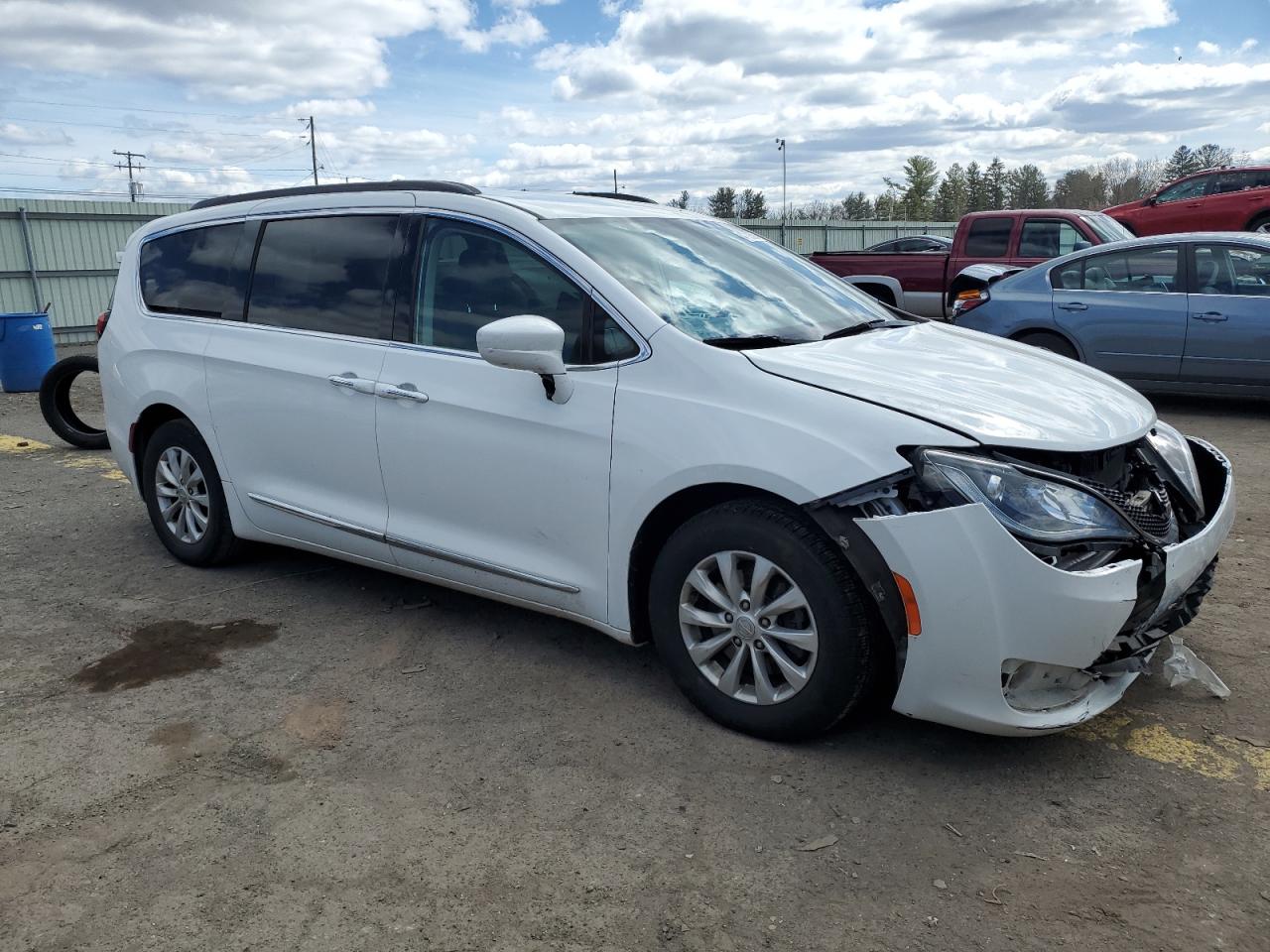 Photo 3 VIN: 2C4RC1BG3HR795304 - CHRYSLER PACIFICA 