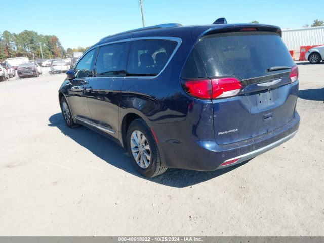 Photo 2 VIN: 2C4RC1BG3JR114385 - CHRYSLER PACIFICA 