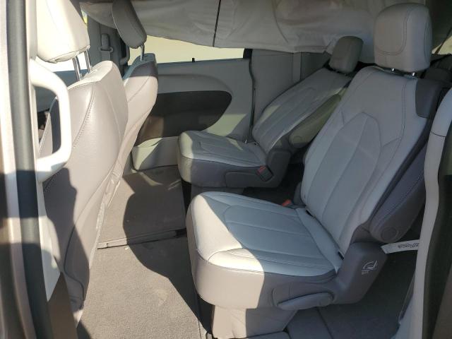 Photo 10 VIN: 2C4RC1BG3JR114709 - CHRYSLER PACIFICA 