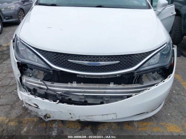 Photo 5 VIN: 2C4RC1BG3JR142882 - CHRYSLER PACIFICA 