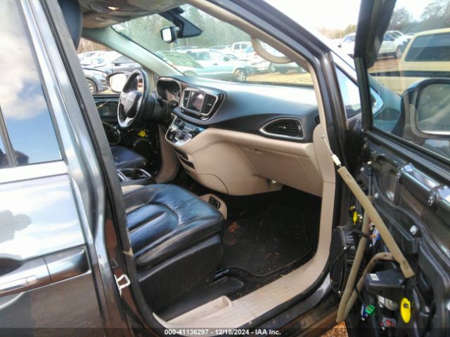 Photo 4 VIN: 2C4RC1BG3JR142977 - CHRYSLER PACIFICA 