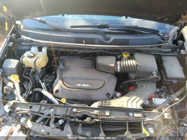 Photo 9 VIN: 2C4RC1BG3JR142977 - CHRYSLER PACIFICA 