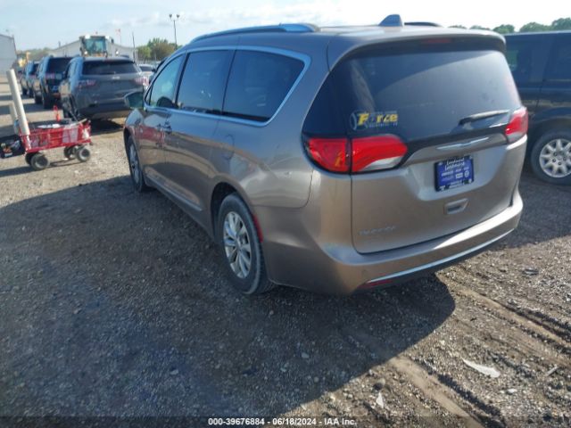 Photo 2 VIN: 2C4RC1BG3JR159035 - CHRYSLER PACIFICA 