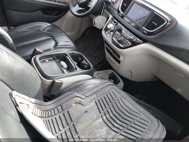 Photo 4 VIN: 2C4RC1BG3JR174649 - CHRYSLER PACIFICA 