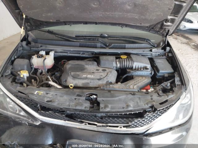 Photo 9 VIN: 2C4RC1BG3JR233716 - CHRYSLER PACIFICA 