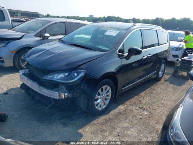 Photo 1 VIN: 2C4RC1BG3JR269390 - CHRYSLER PACIFICA 