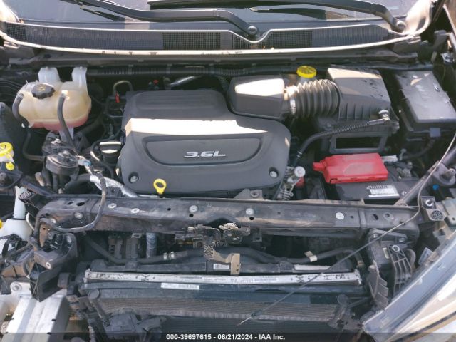 Photo 9 VIN: 2C4RC1BG3JR269390 - CHRYSLER PACIFICA 