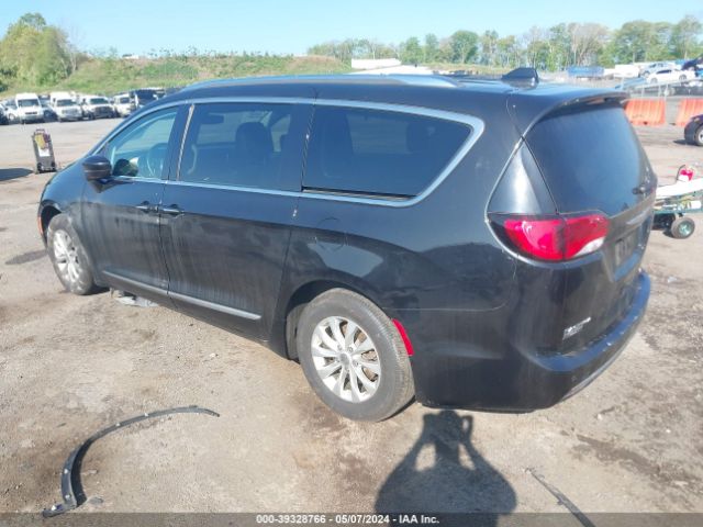 Photo 2 VIN: 2C4RC1BG3JR278123 - CHRYSLER PACIFICA 