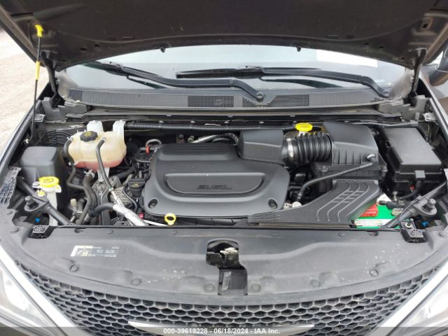 Photo 9 VIN: 2C4RC1BG3KR570453 - CHRYSLER PACIFICA 