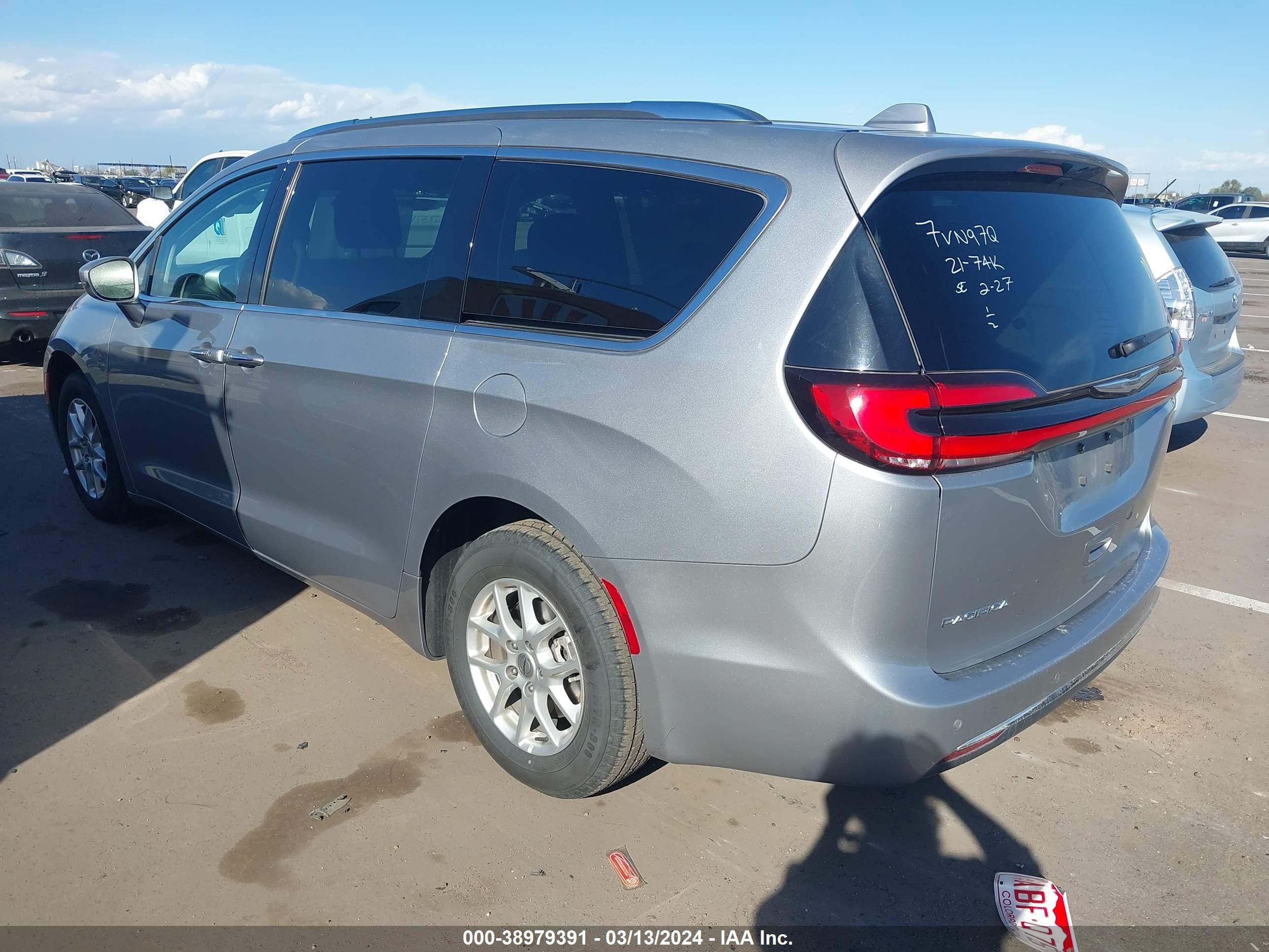 Photo 2 VIN: 2C4RC1BG3MR595694 - CHRYSLER PACIFICA 