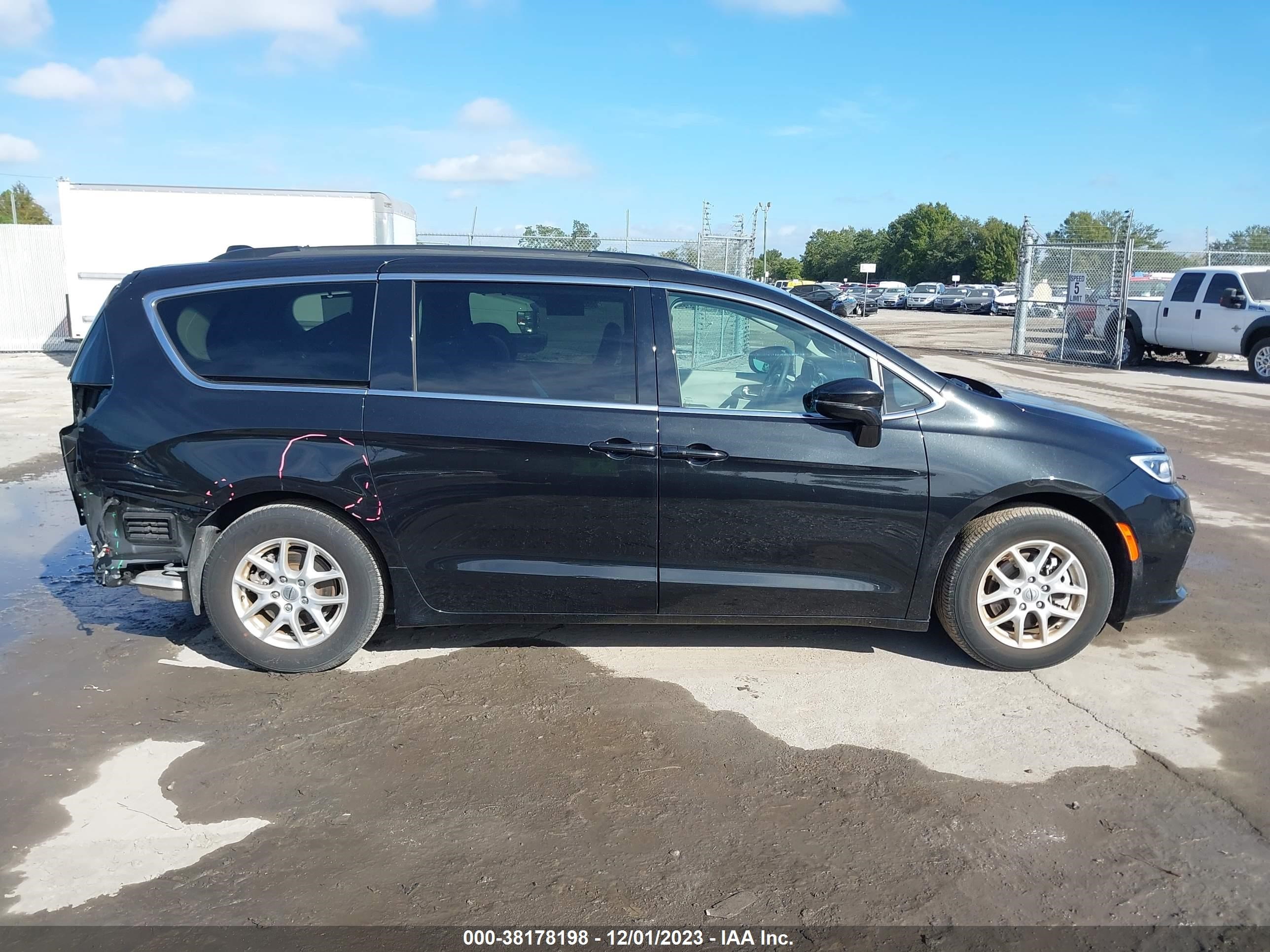 Photo 12 VIN: 2C4RC1BG3NR114070 - CHRYSLER PACIFICA 