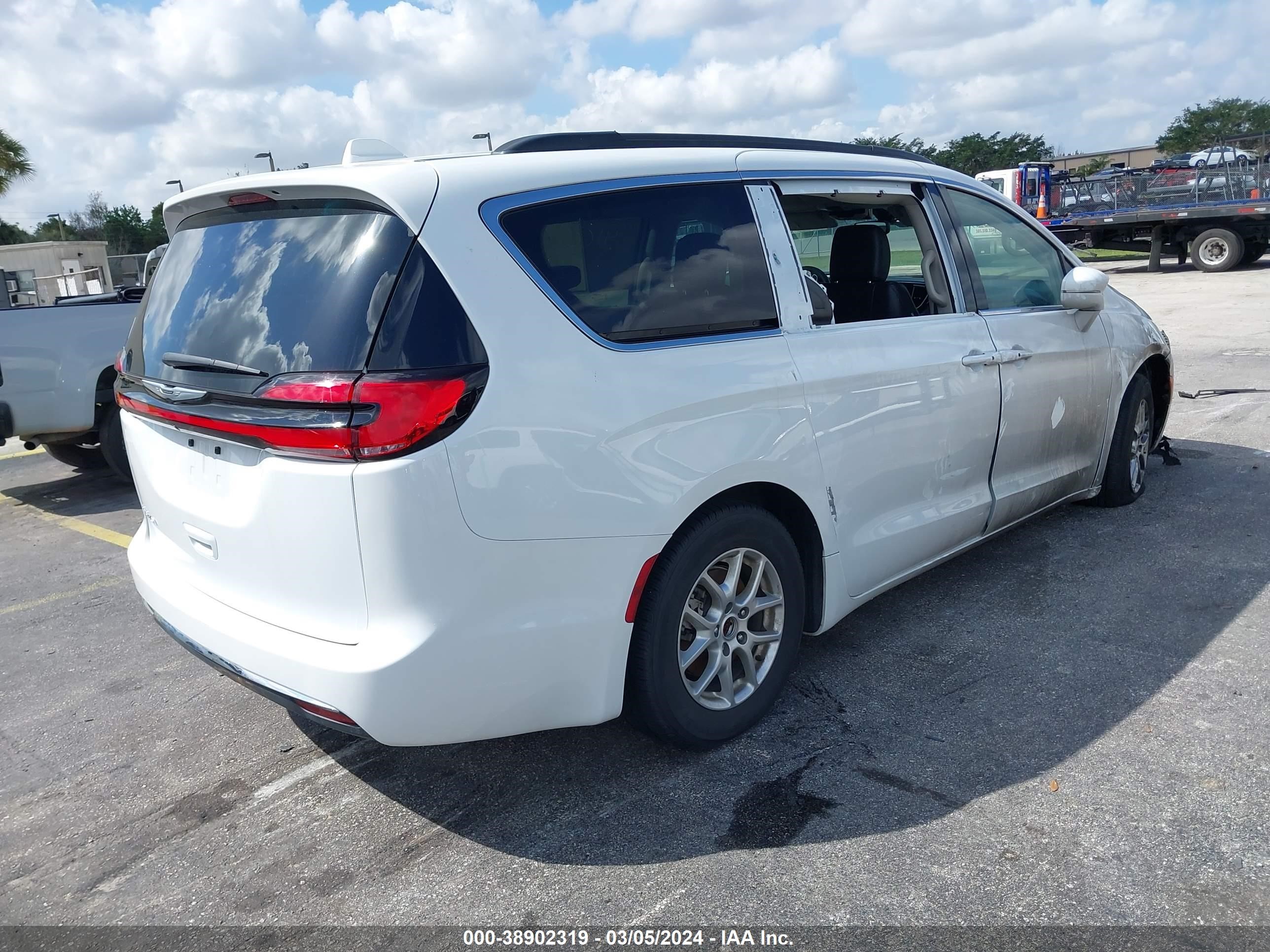 Photo 3 VIN: 2C4RC1BG3NR195376 - CHRYSLER PACIFICA 