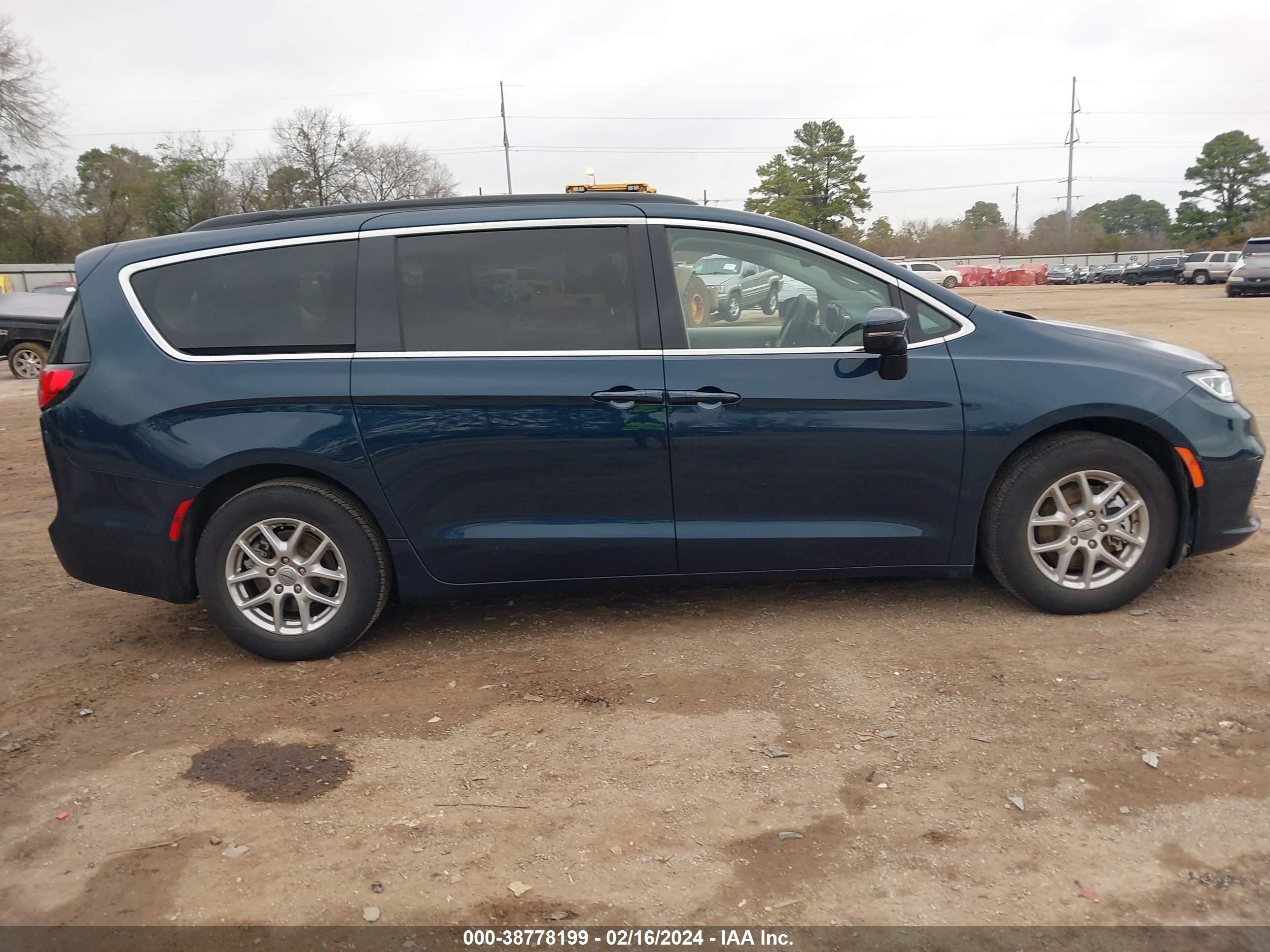 Photo 13 VIN: 2C4RC1BG3NR233821 - CHRYSLER PACIFICA 