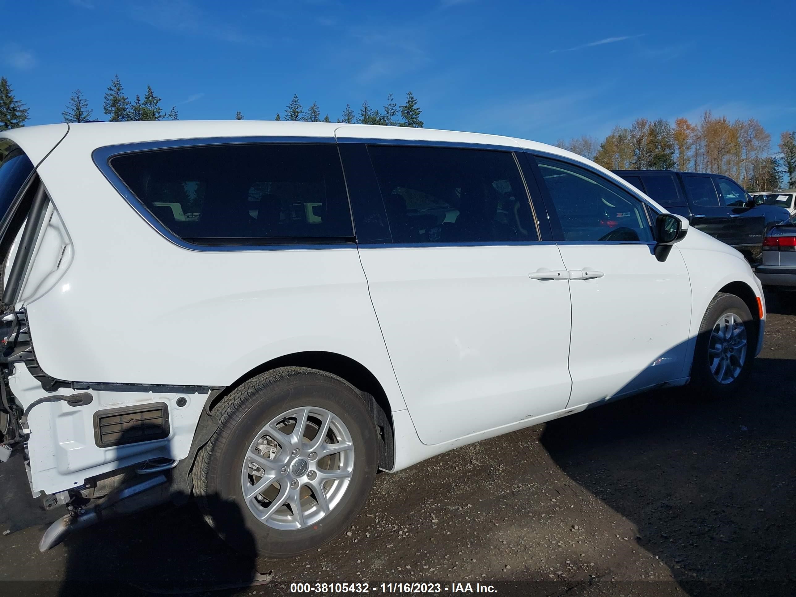 Photo 12 VIN: 2C4RC1BG3PR566748 - CHRYSLER PACIFICA 