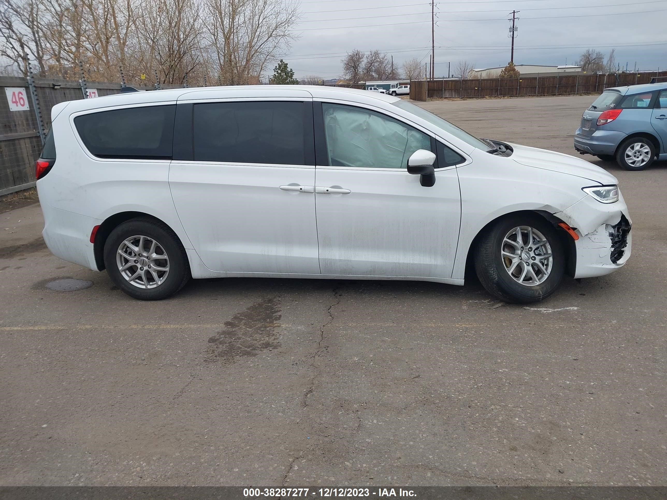 Photo 12 VIN: 2C4RC1BG3PR590631 - CHRYSLER PACIFICA 