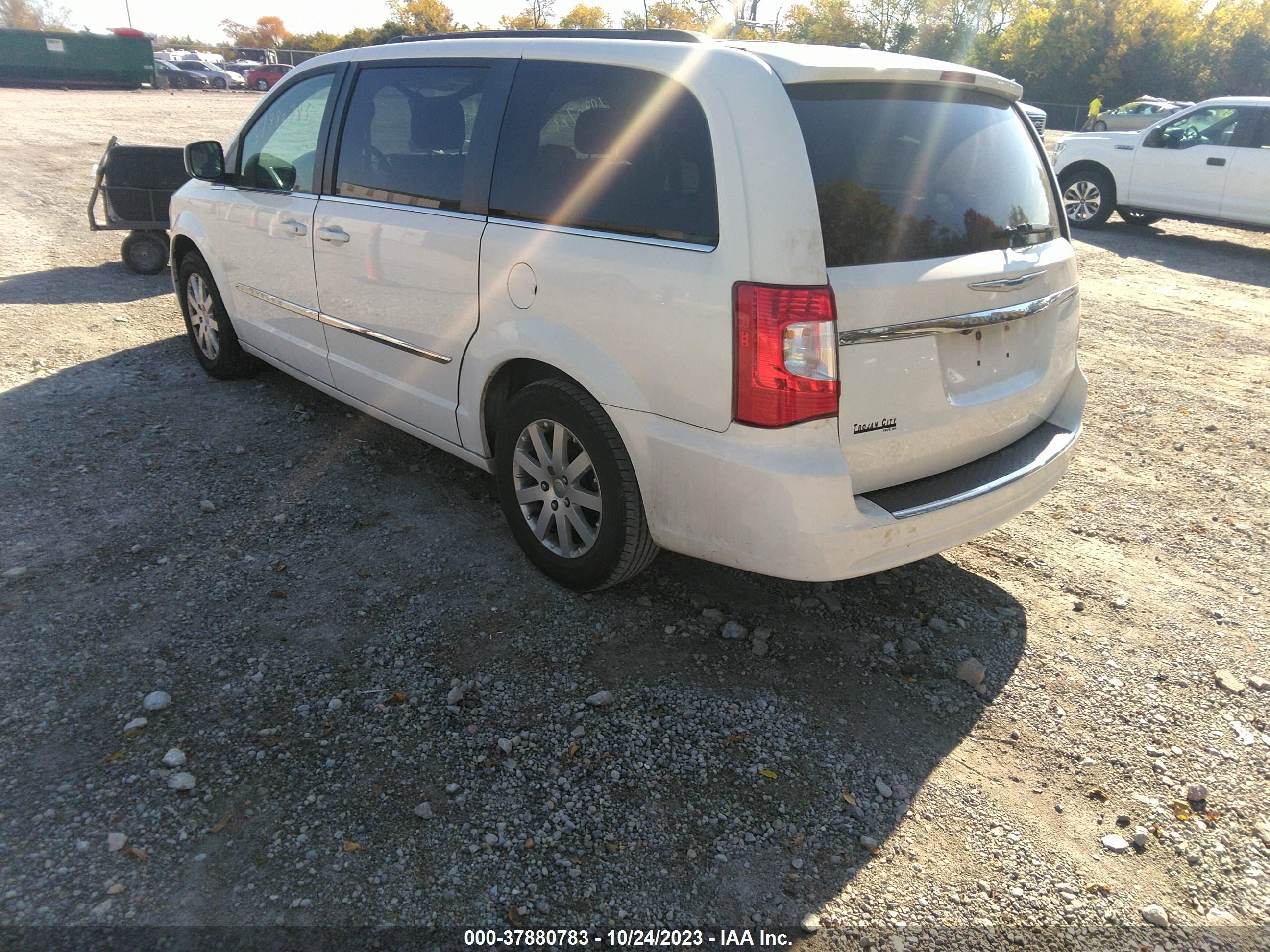 Photo 2 VIN: 2C4RC1BG4CR170628 - CHRYSLER TOWN & COUNTRY 