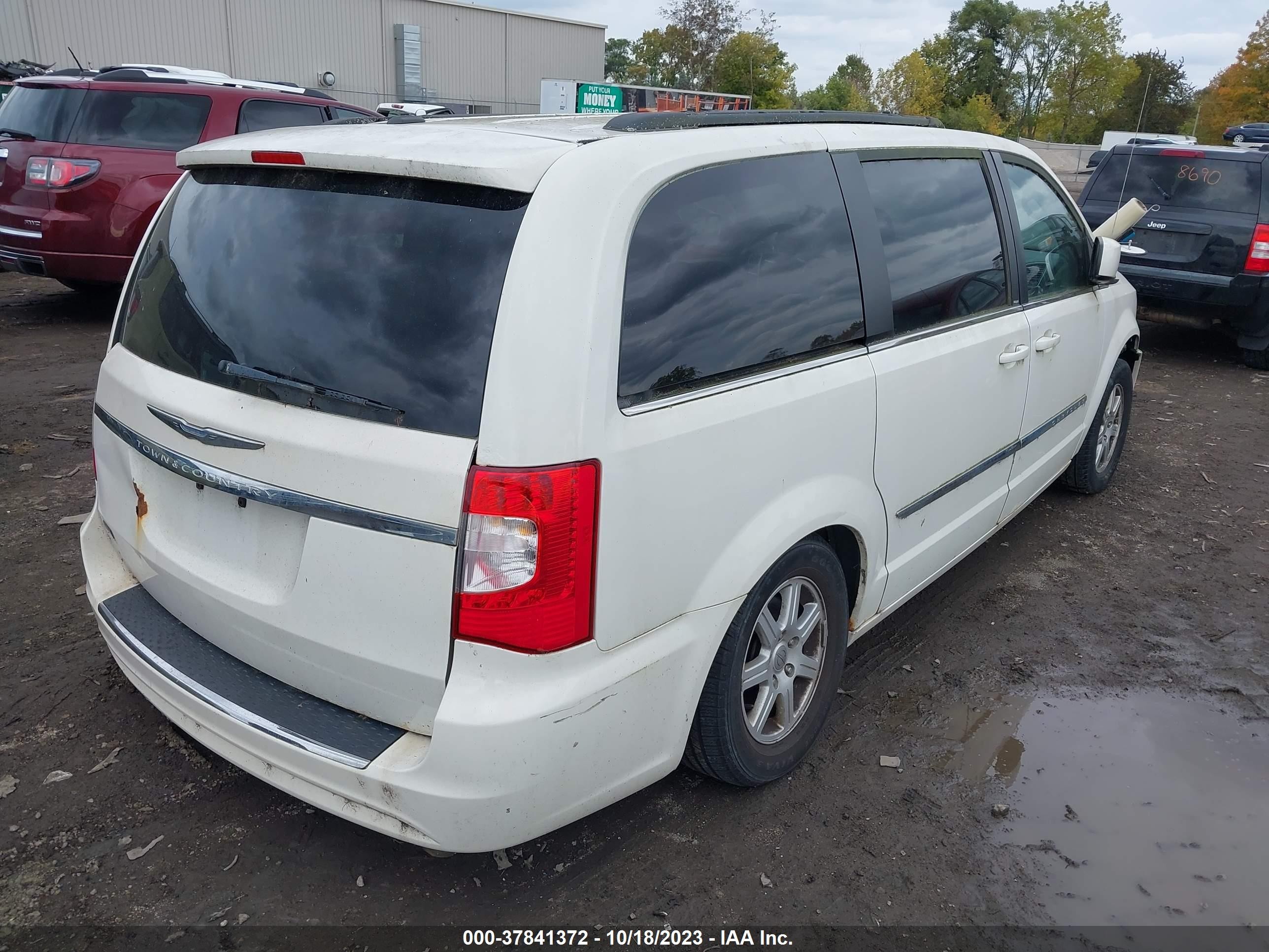 Photo 3 VIN: 2C4RC1BG4CR213333 - CHRYSLER TOWN & COUNTRY 