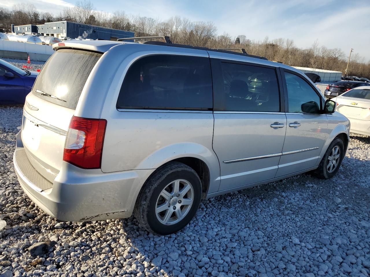 Photo 2 VIN: 2C4RC1BG4CR260779 - CHRYSLER TOWN & COUNTRY 