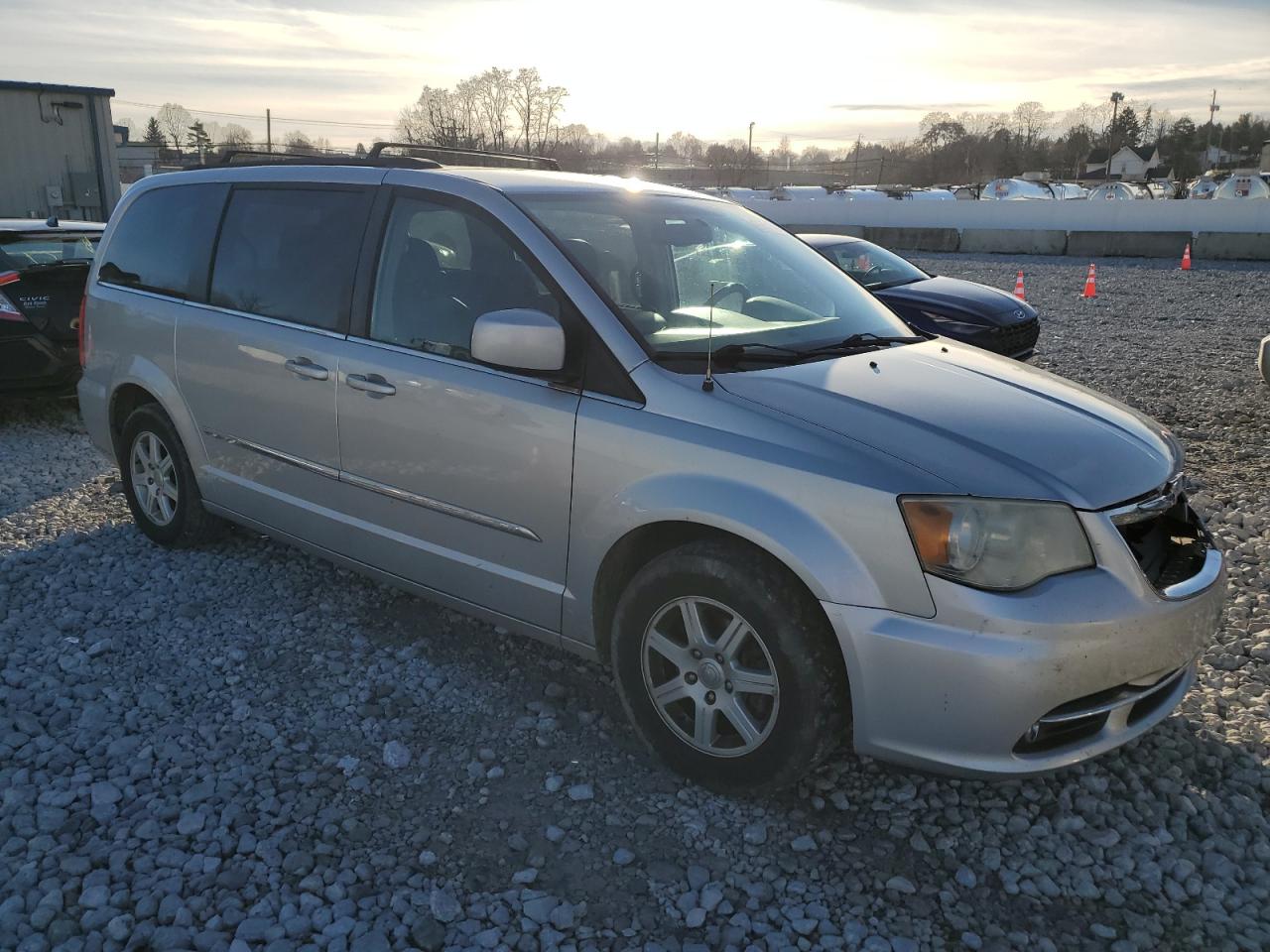 Photo 3 VIN: 2C4RC1BG4CR260779 - CHRYSLER TOWN & COUNTRY 