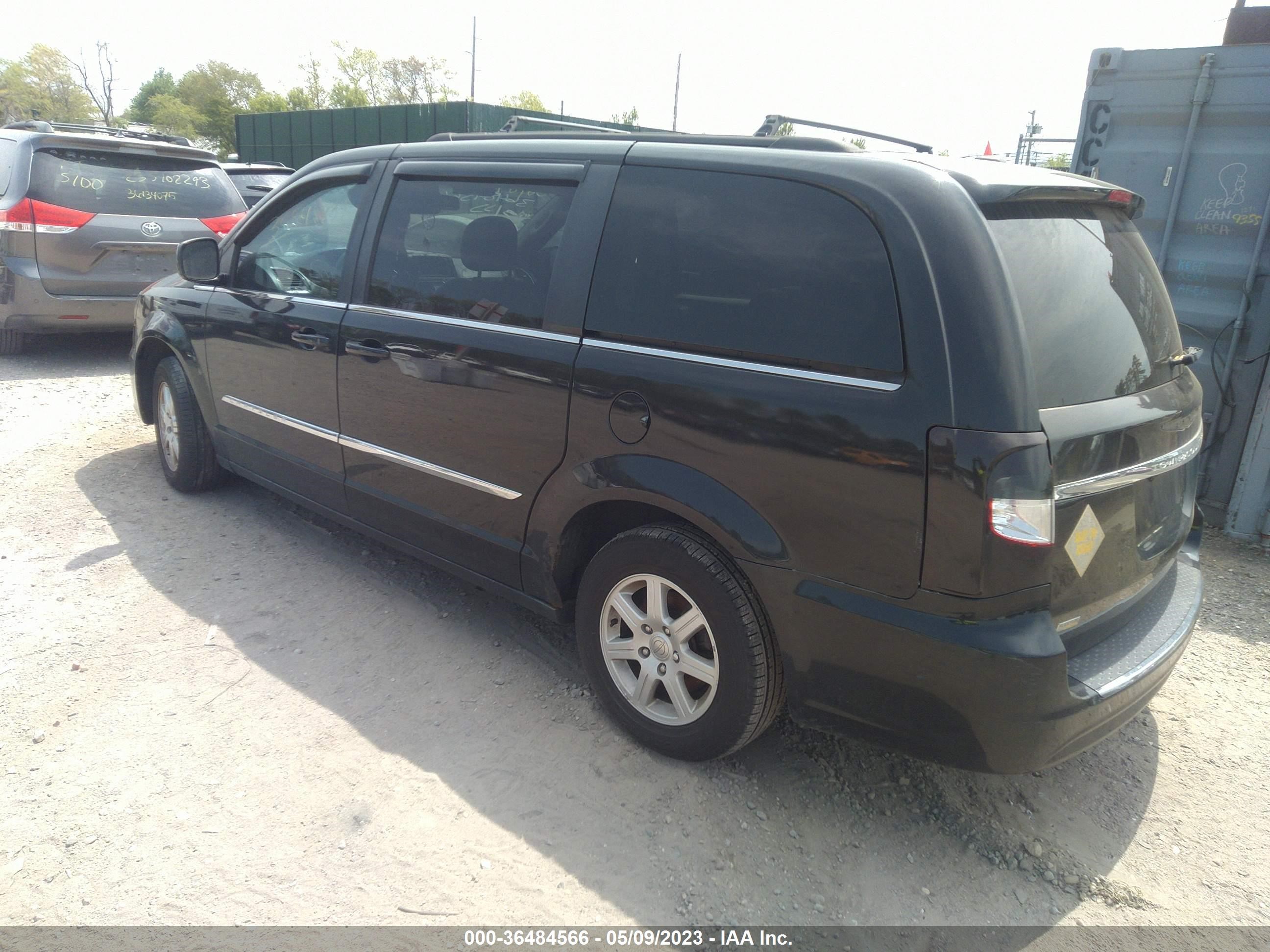 Photo 2 VIN: 2C4RC1BG4CR400085 - CHRYSLER TOWN & COUNTRY 