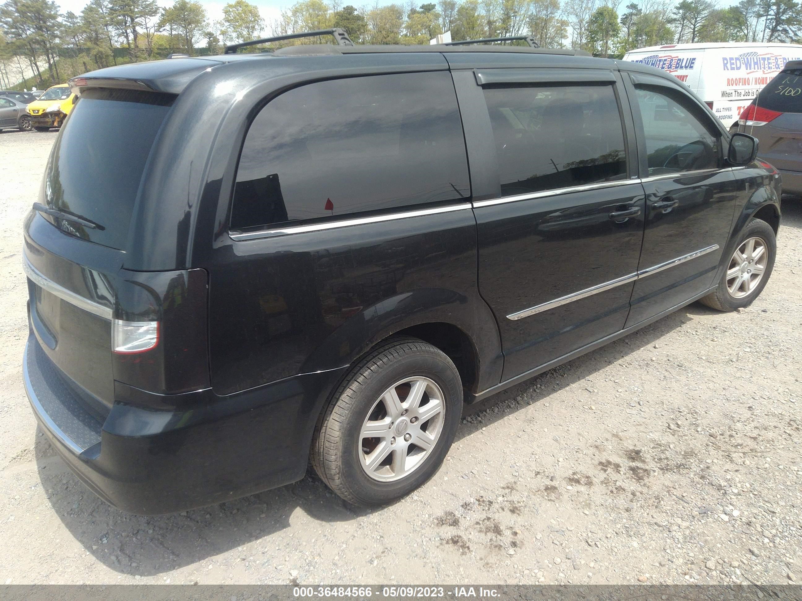 Photo 3 VIN: 2C4RC1BG4CR400085 - CHRYSLER TOWN & COUNTRY 