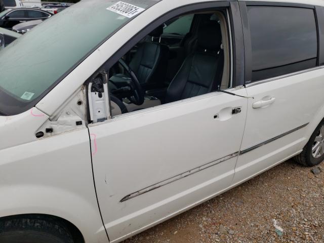 Photo 9 VIN: 2C4RC1BG4DR690684 - CHRYSLER TOWN &AMP COU 