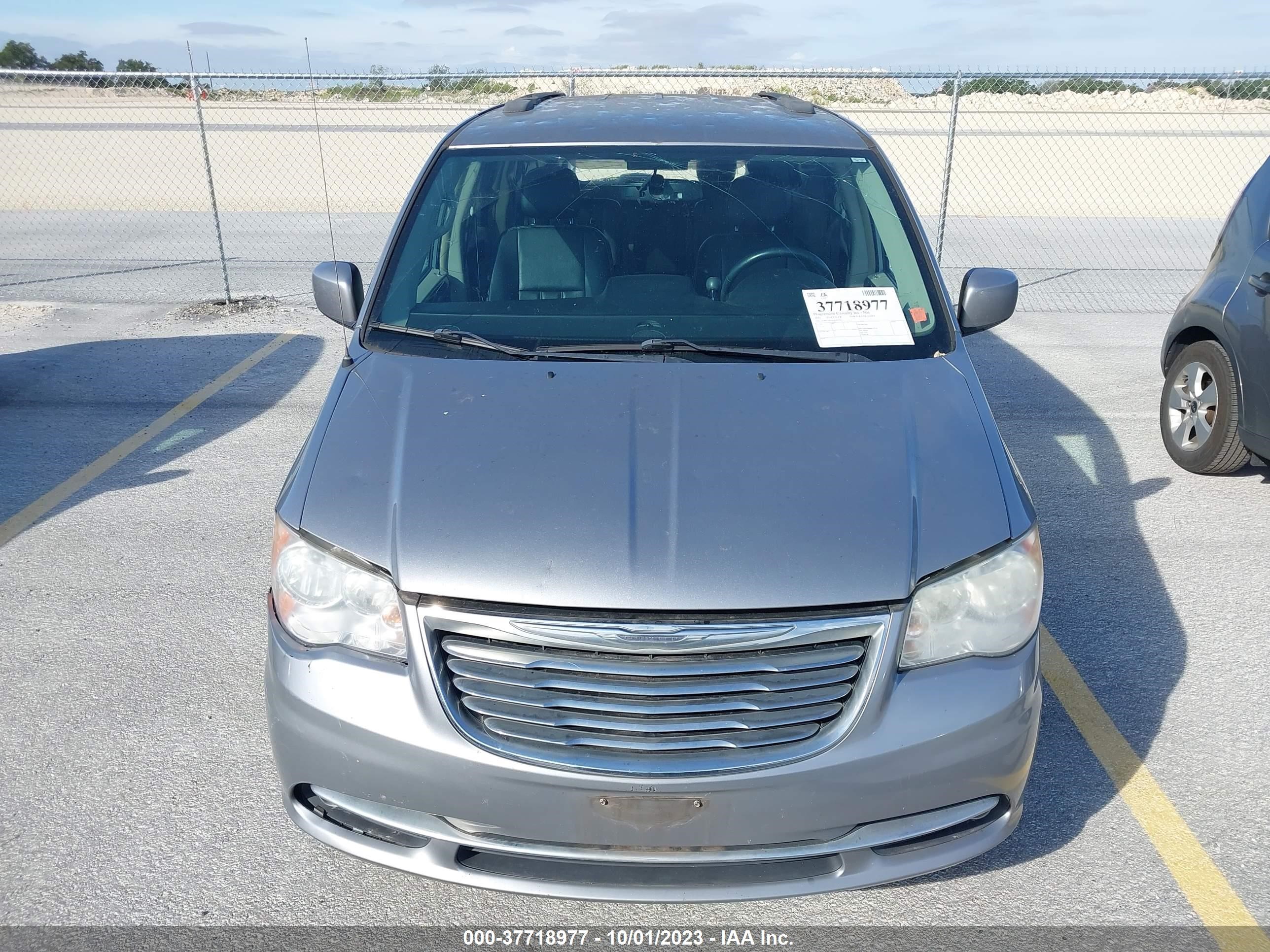 Photo 5 VIN: 2C4RC1BG4ER381752 - CHRYSLER TOWN & COUNTRY 