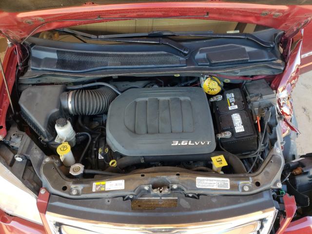 Photo 6 VIN: 2C4RC1BG4ER398079 - CHRYSLER TOWN &AMP COU 