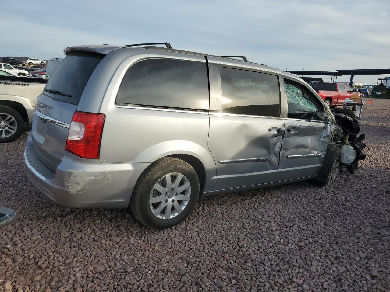 Photo 2 VIN: 2C4RC1BG4ER438290 - CHRYSLER TOWN & COUNTRY 