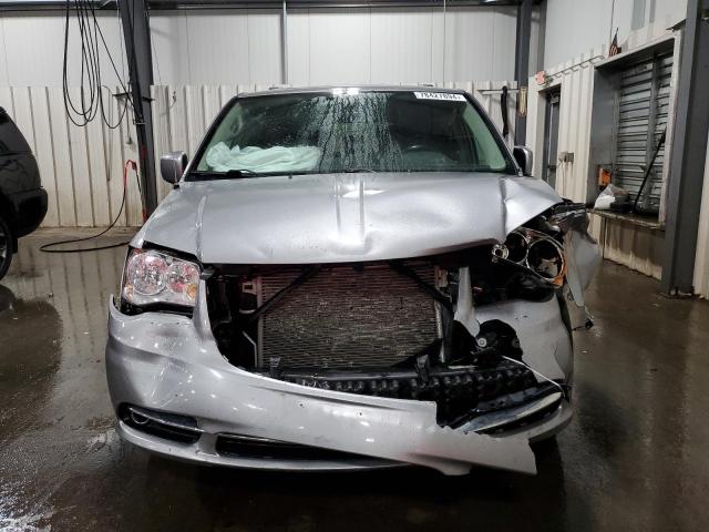 Photo 4 VIN: 2C4RC1BG4FR554316 - CHRYSLER TOWN & COU 