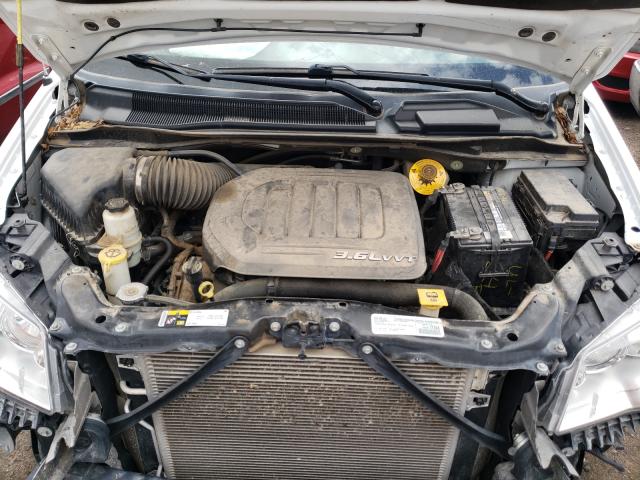 Photo 6 VIN: 2C4RC1BG4FR740406 - CHRYSLER TOWN &AMP COU 