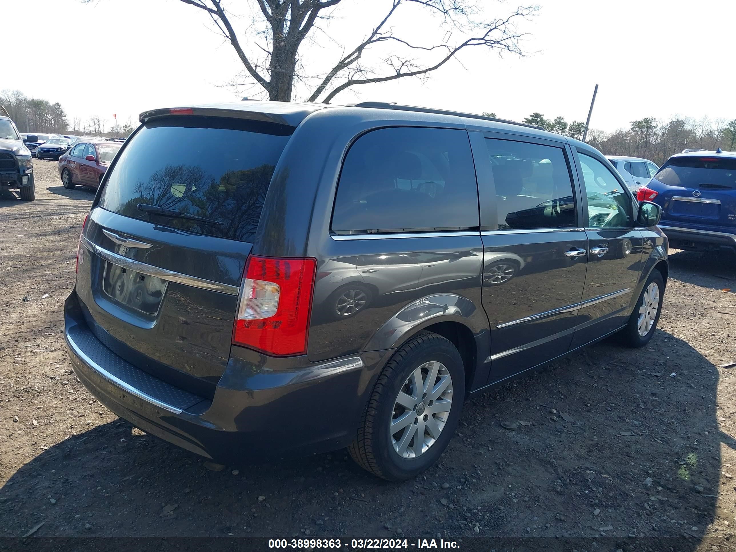 Photo 3 VIN: 2C4RC1BG4GR148862 - CHRYSLER TOWN & COUNTRY 