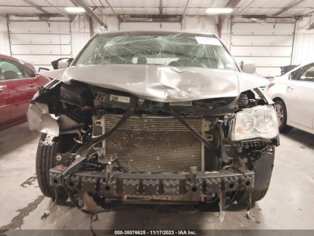 Photo 5 VIN: 2C4RC1BG4GR157268 - CHRYSLER TOWN & COUNTRY 