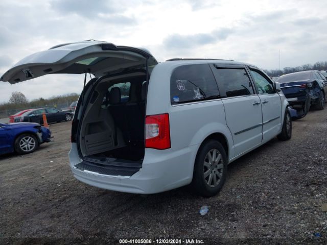 Photo 3 VIN: 2C4RC1BG4GR166164 - CHRYSLER TOWN AND COUNTRY 