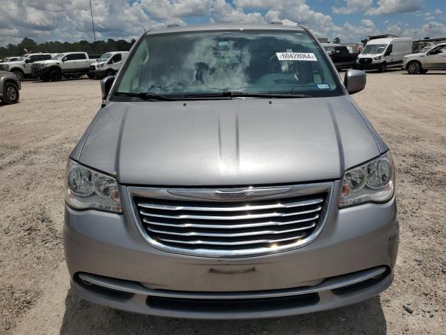 Photo 4 VIN: 2C4RC1BG4GR237752 - CHRYSLER TOWN & COU 