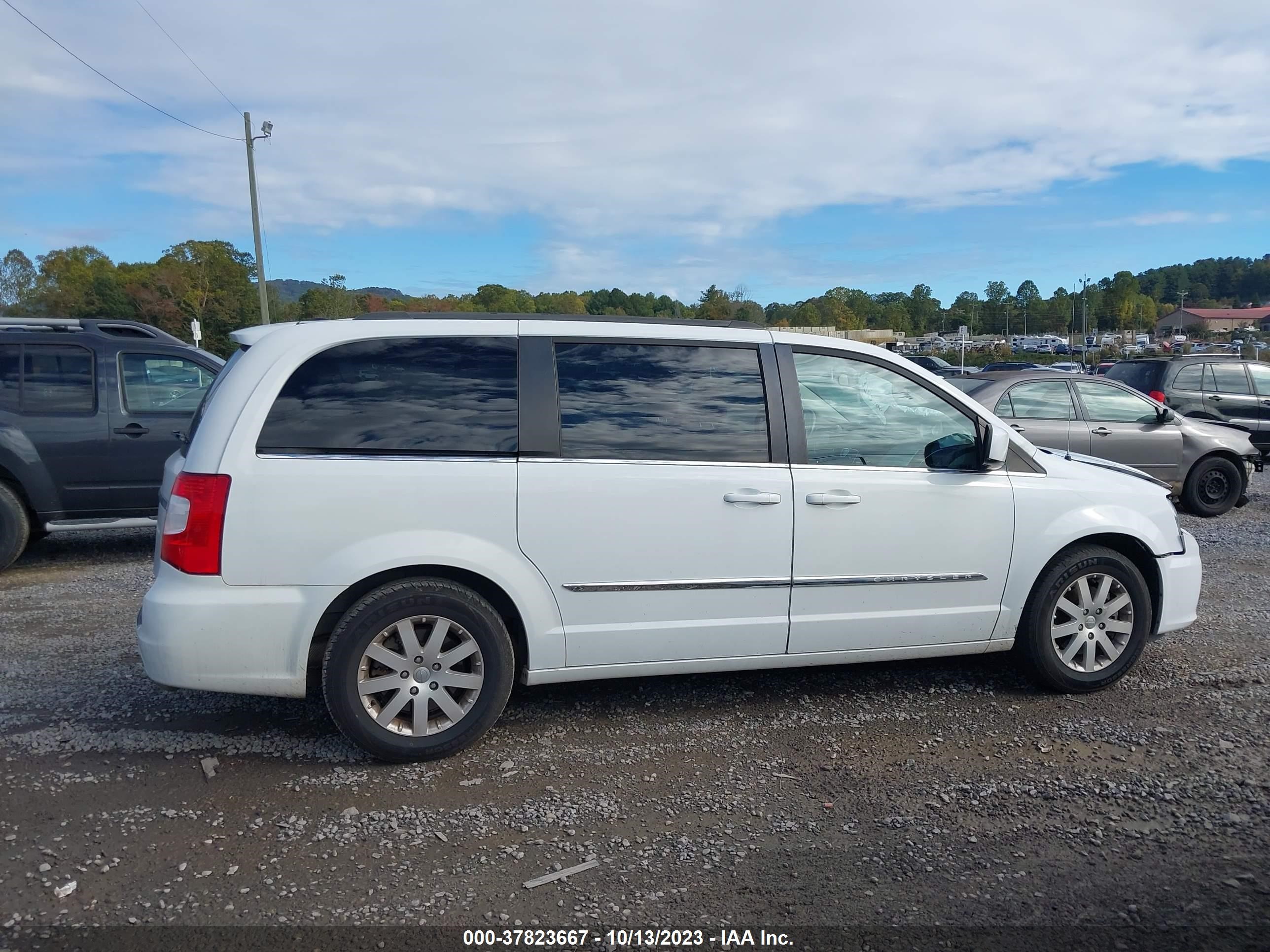 Photo 12 VIN: 2C4RC1BG4GR289351 - CHRYSLER TOWN & COUNTRY 