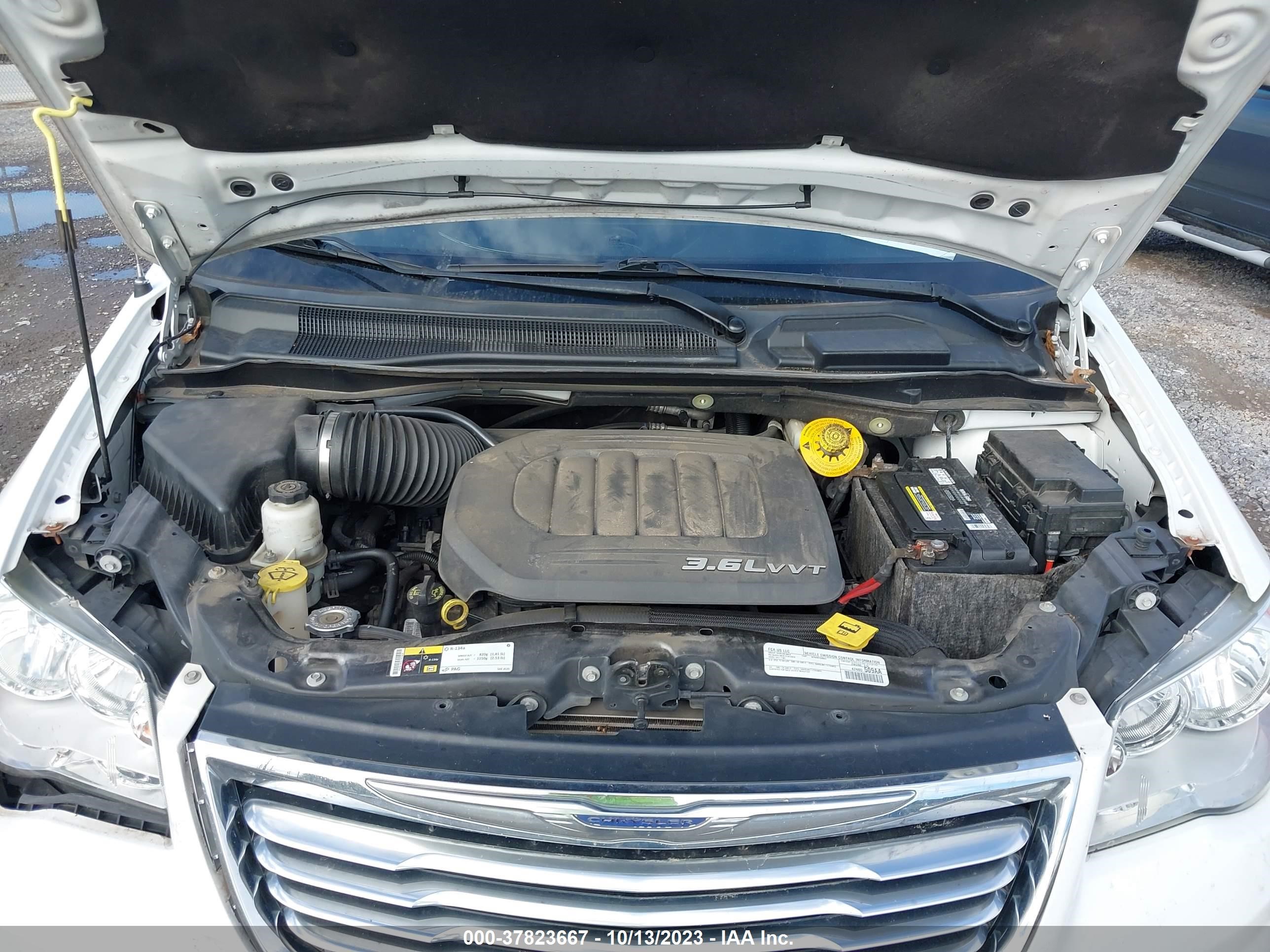 Photo 9 VIN: 2C4RC1BG4GR289351 - CHRYSLER TOWN & COUNTRY 