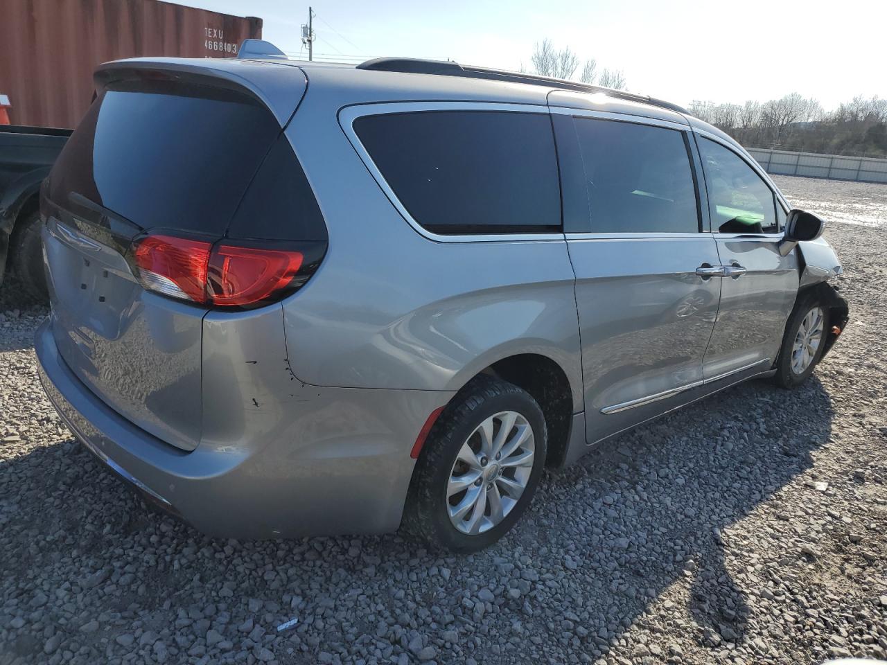 Photo 2 VIN: 2C4RC1BG4HR526308 - CHRYSLER PACIFICA 