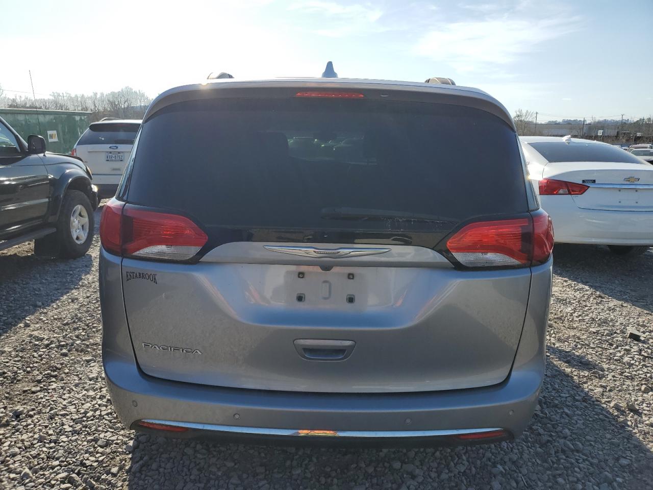 Photo 5 VIN: 2C4RC1BG4HR526308 - CHRYSLER PACIFICA 