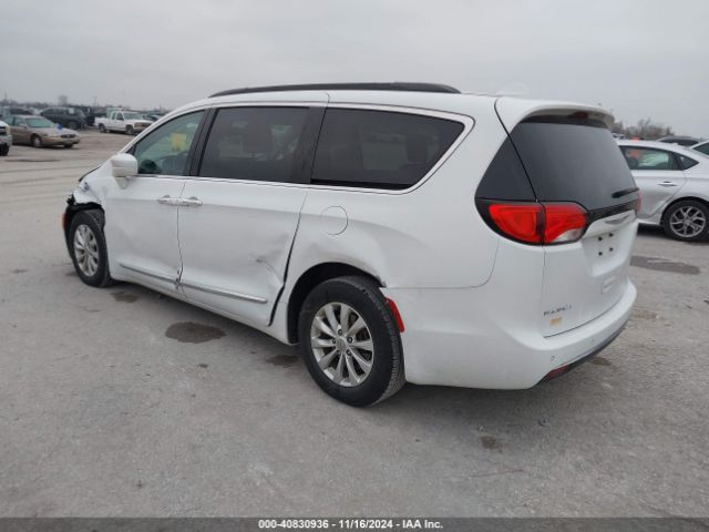 Photo 2 VIN: 2C4RC1BG4HR613691 - CHRYSLER PACIFICA 