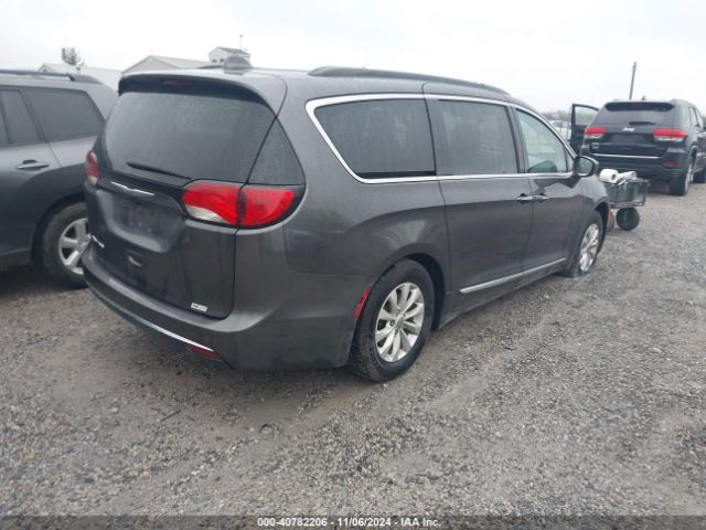 Photo 3 VIN: 2C4RC1BG4HR795828 - CHRYSLER PACIFICA 