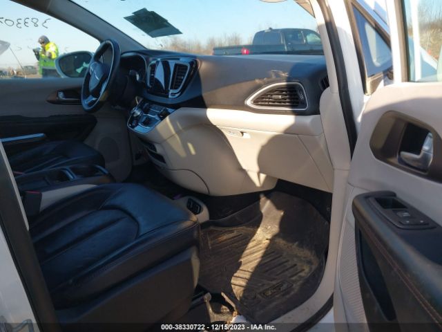 Photo 4 VIN: 2C4RC1BG4HR810067 - CHRYSLER PACIFICA 